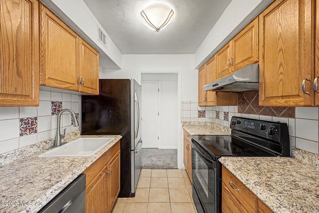 1600 N Wilmot Rd Unit 196, Tucson, AZ 85712
