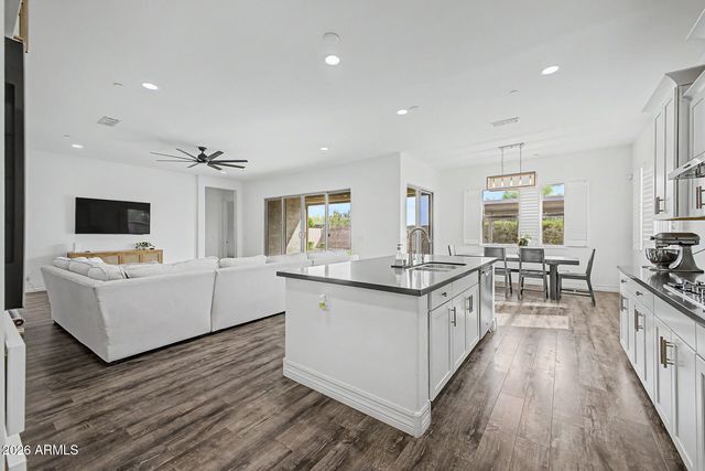 11883 W MORNING VISTA Drive, Peoria, AZ 85383