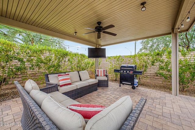 11883 W MORNING VISTA Drive, Peoria, AZ 85383