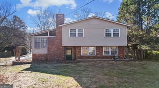 8 Lakemoore Drive NE, Rome, GA 30161