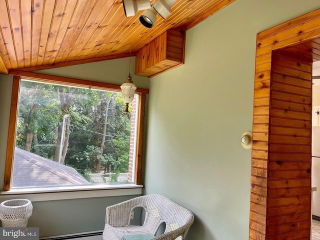 692 LENNI RD, Aston, PA 19014