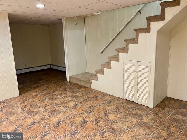 692 LENNI RD, Aston, PA 19014