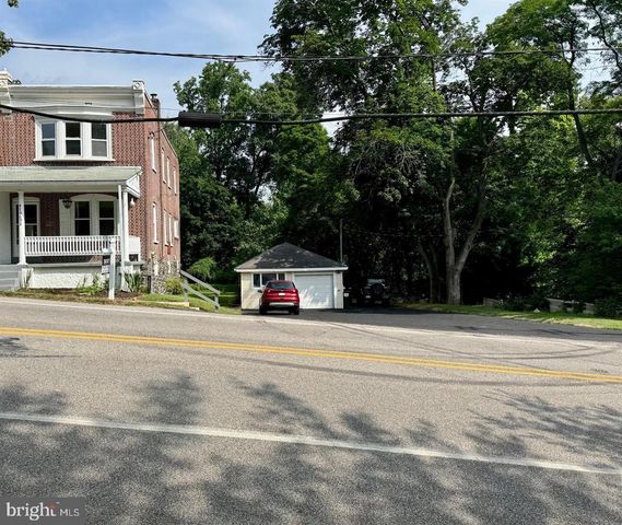 692 LENNI RD, Aston, PA 19014