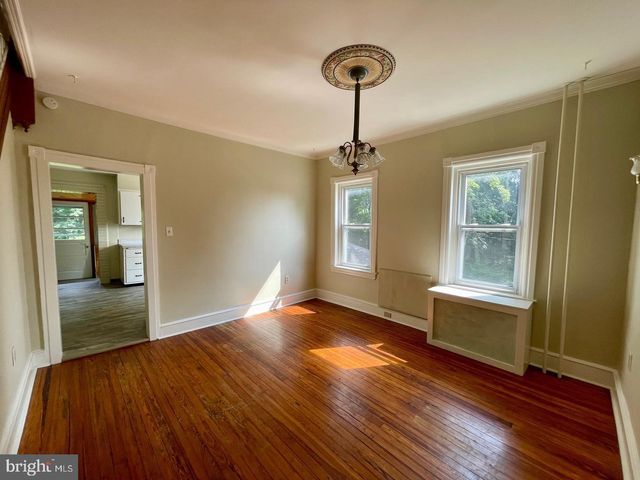 692 LENNI RD, Aston, PA 19014
