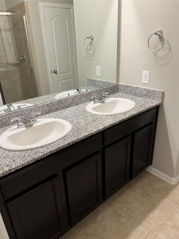 8435 Chesney Trail, Fulshear, TX 77441