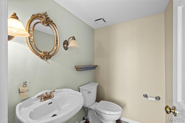 1855 Ironstone Road, Des Peres, MO 63131