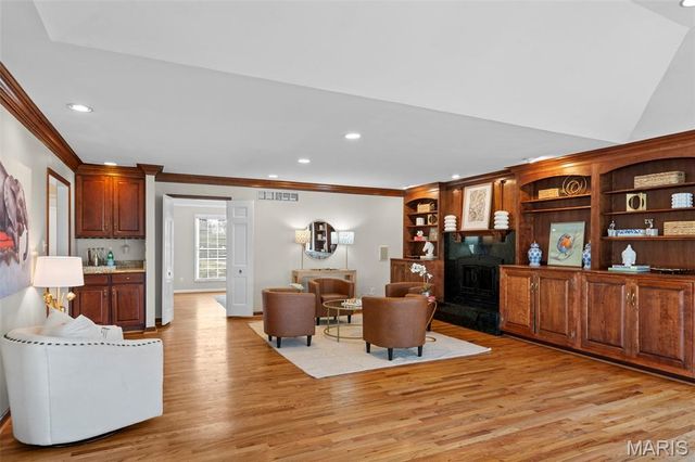 1855 Ironstone Road, Des Peres, MO 63131