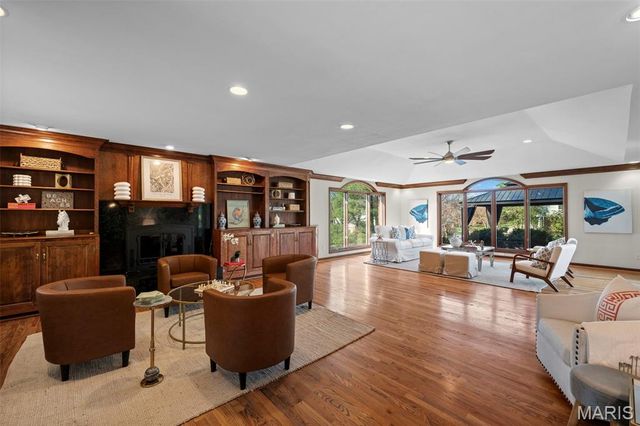 1855 Ironstone Road, Des Peres, MO 63131