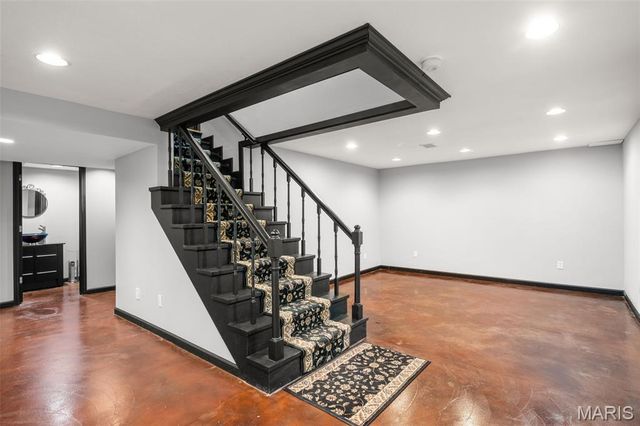 1855 Ironstone Road, Des Peres, MO 63131