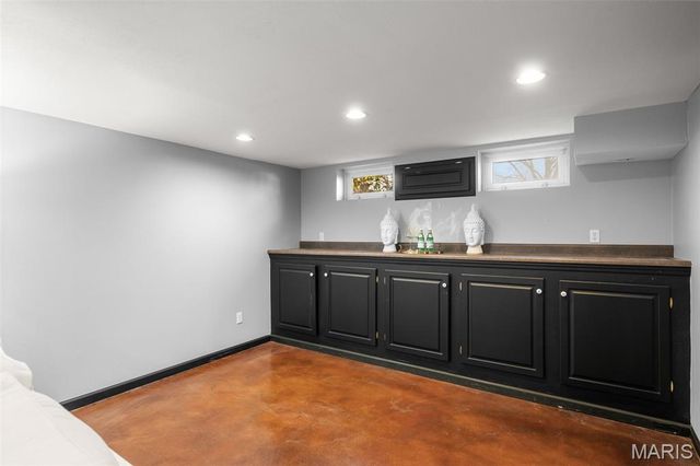 1855 Ironstone Road, Des Peres, MO 63131