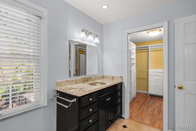 1855 Ironstone Road, Des Peres, MO 63131