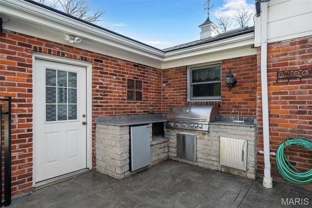 1855 Ironstone Road, Des Peres, MO 63131