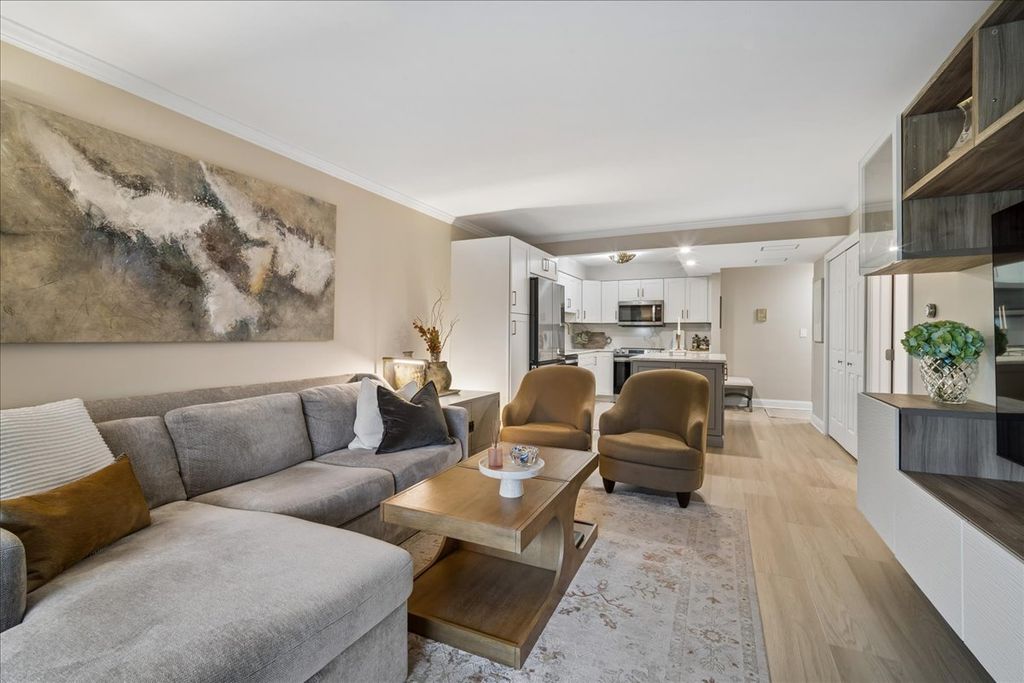 500 Lake View Avenue 2B, Highwood, IL 60040 — photo 5