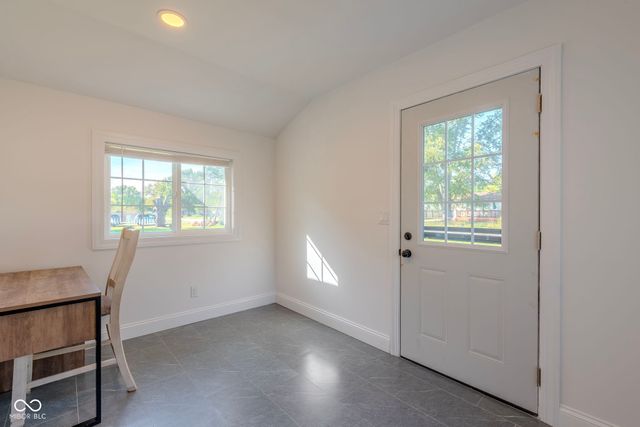 4221 S Lynhurst Drive, Indianapolis, IN 46221