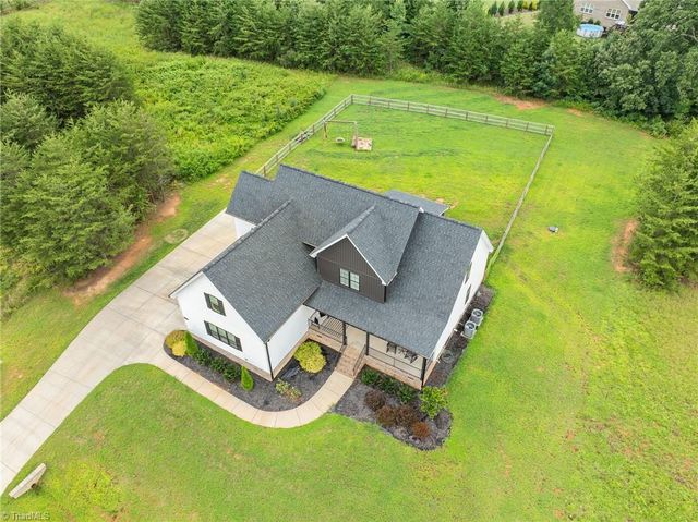 7412 Kingsley Place, Stokesdale, NC 27357