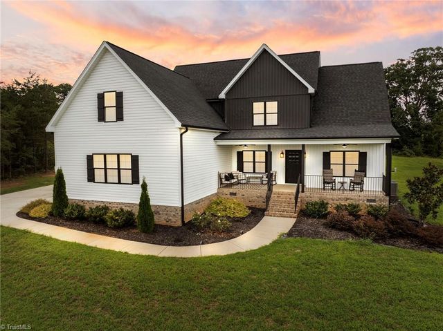 7412 Kingsley Place, Stokesdale, NC 27357