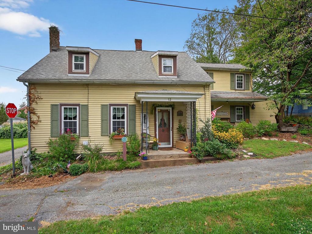 12 CHURCH ST, Maytown, PA 17550