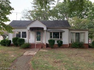 130 N Oakland Avenue, Eden, NC 27288