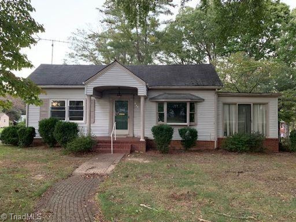 130 N Oakland Avenue, Eden, NC 27288