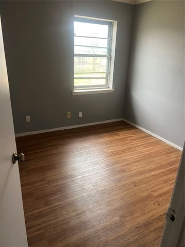 11204 Erich Drive, Balch Springs, TX 75180