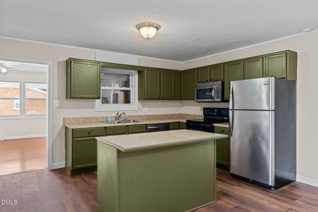 527 Glenwood Drive, Sanford, NC 27330