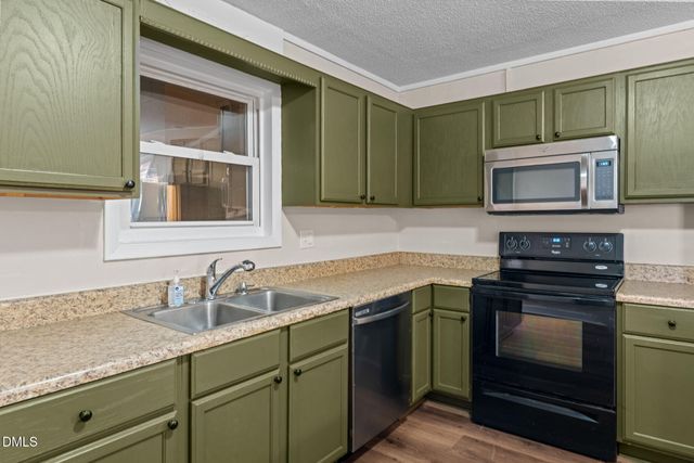 527 Glenwood Drive, Sanford, NC 27330