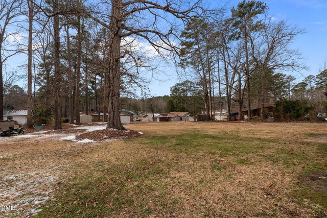 527 Glenwood Drive, Sanford, NC 27330