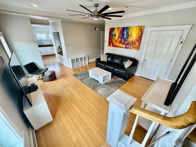 4 Bay Street 2, Hull, MA 02045