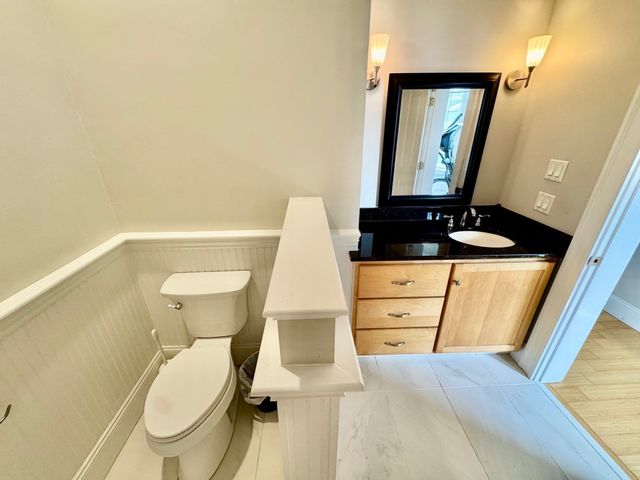 4 Bay Street 2, Hull, MA 02045