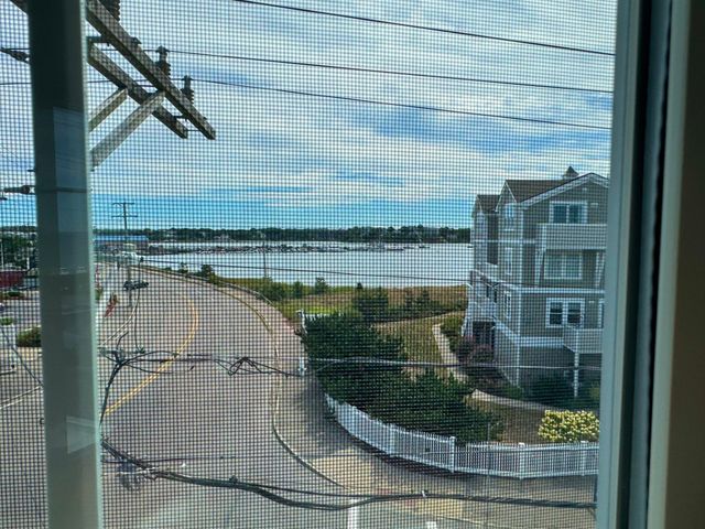 4 Bay Street 2, Hull, MA 02045