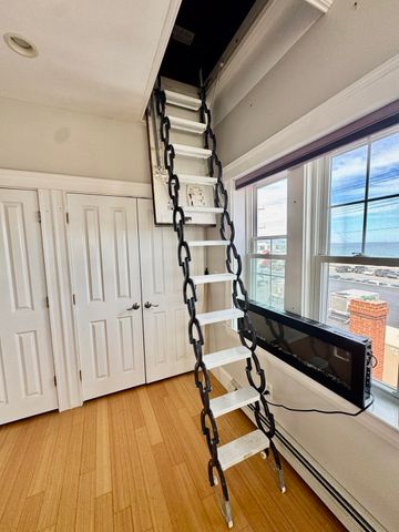 4 Bay Street 2, Hull, MA 02045
