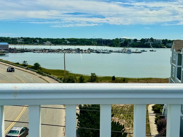 4 Bay Street 2, Hull, MA 02045