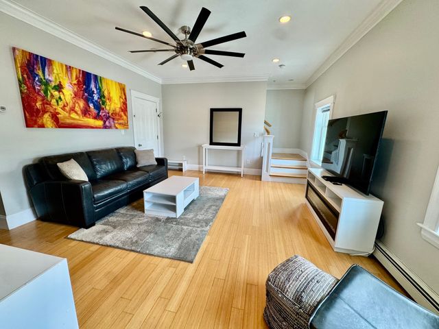 4 Bay Street 2, Hull, MA 02045