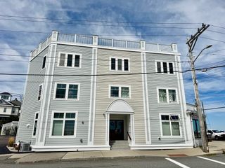 4 Bay Street 2, Hull, MA 02045
