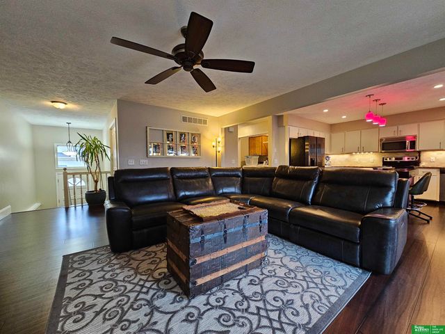 2147 N 121 Street, Omaha, NE 68164