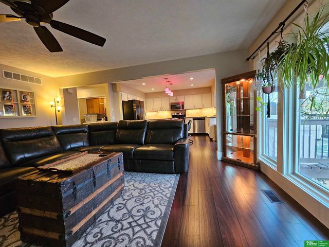 2147 N 121 Street, Omaha, NE 68164