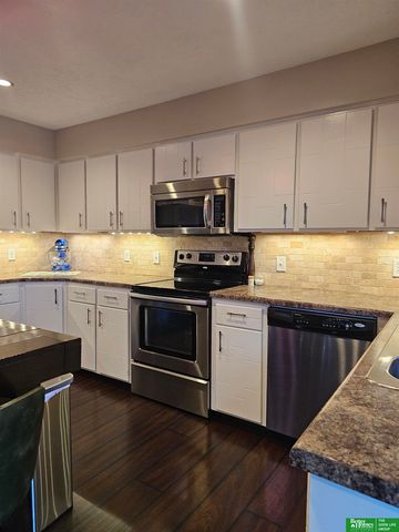 2147 N 121 Street, Omaha, NE 68164