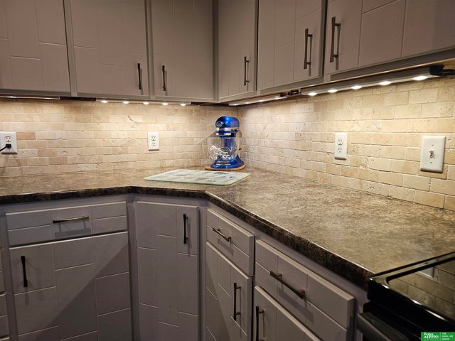 2147 N 121 Street, Omaha, NE 68164