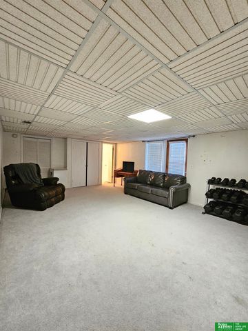 2147 N 121 Street, Omaha, NE 68164