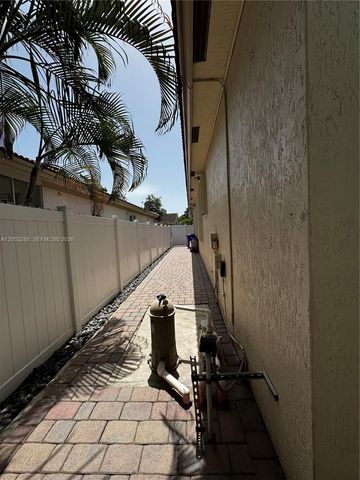 1773 NW 72nd Way, Pembroke Pines, FL 33024