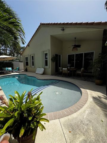 1773 NW 72nd Way, Pembroke Pines, FL 33024