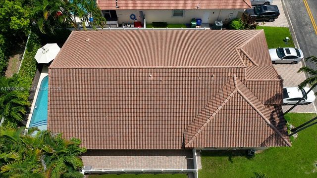 1773 NW 72nd Way, Pembroke Pines, FL 33024