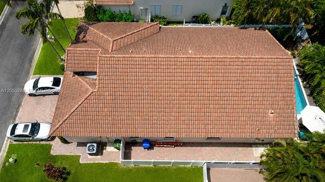 1773 NW 72nd Way, Pembroke Pines, FL 33024