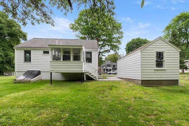 84 Crest Rd, Lynnfield, MA 01940