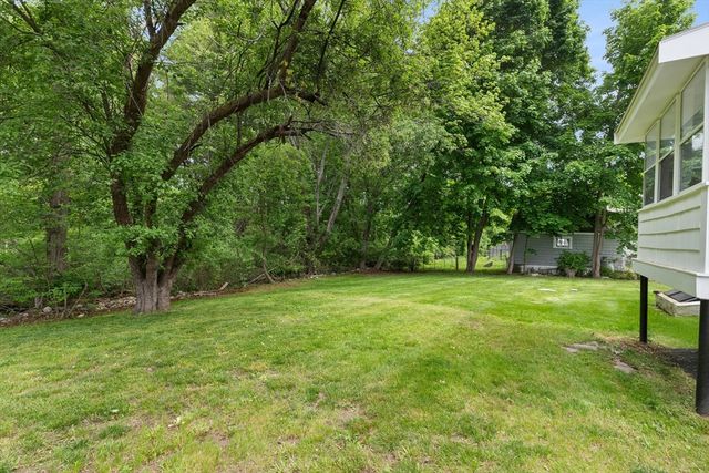 84 Crest Rd, Lynnfield, MA 01940