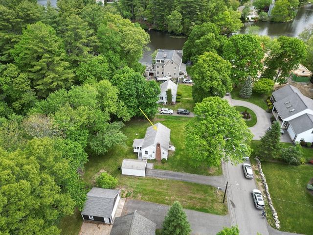 84 Crest Rd, Lynnfield, MA 01940