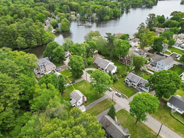 84 Crest Rd, Lynnfield, MA 01940
