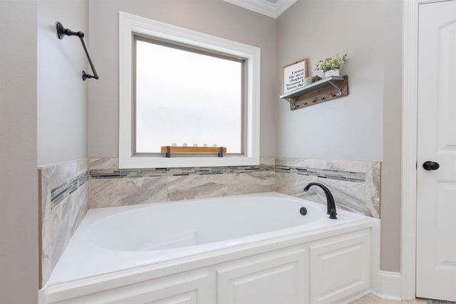 10601 Creek Haven Ln, Denham Springs, LA 70726