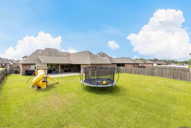 10601 Creek Haven Ln, Denham Springs, LA 70726