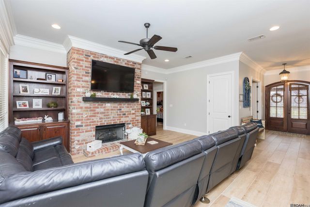 10601 Creek Haven Ln, Denham Springs, LA 70726